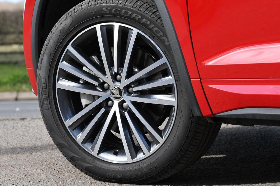 Колеса Skoda Kodiaq Laurin & Klement 4x4 2018 года  (UK) (фото 15 из 15)